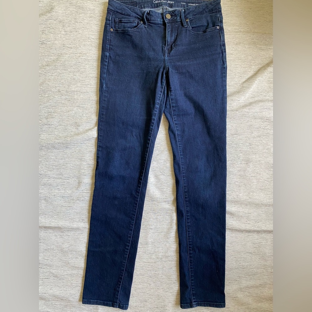 Calvin Klein Women’s Dark Wash Skinny Stretch Jeans